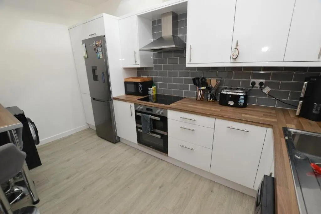 Spacious 2-Bed - Hospital & City Nearby Parking Pet Friendly Exeter 0*,